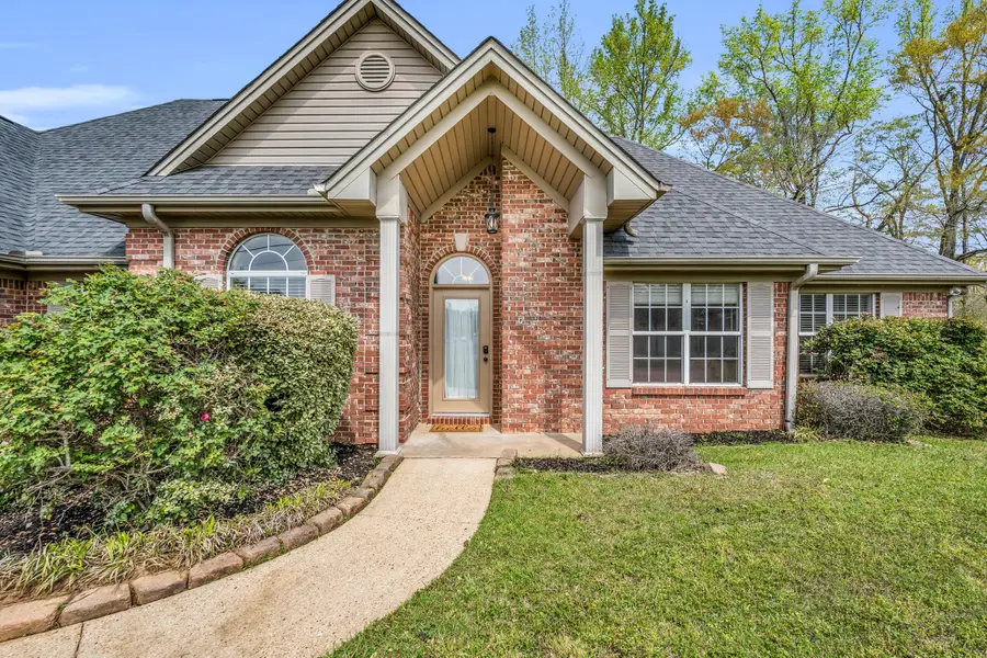 120 Acorn Dr, Columbus, MS 39705 - #2