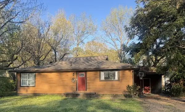 1904 Old Aberdeen Road, Columbus, MS 39705