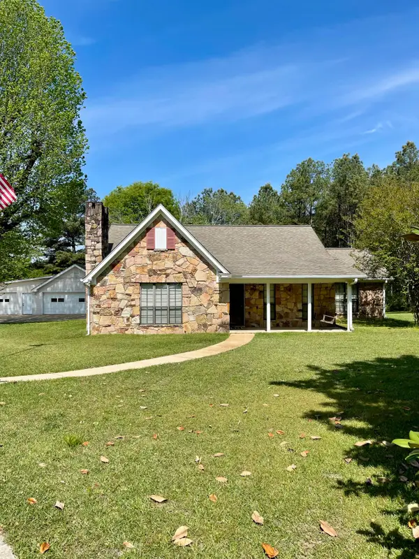 1662 Dale, Caledonia, MS 39740