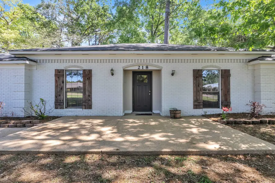 218 Thomas, Columbus, MS 39705 - #3