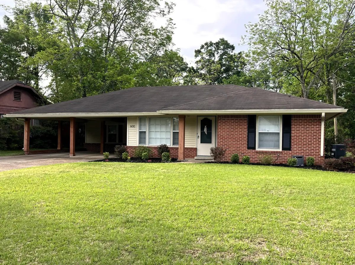 600 E Westbrook, West Point, MS 39773 - #1