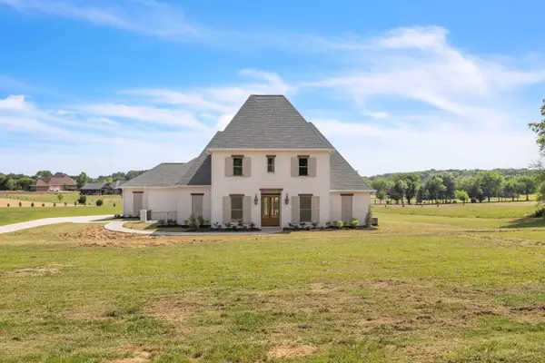 30 Prairie Waters Drive, Columbus, MS 39701