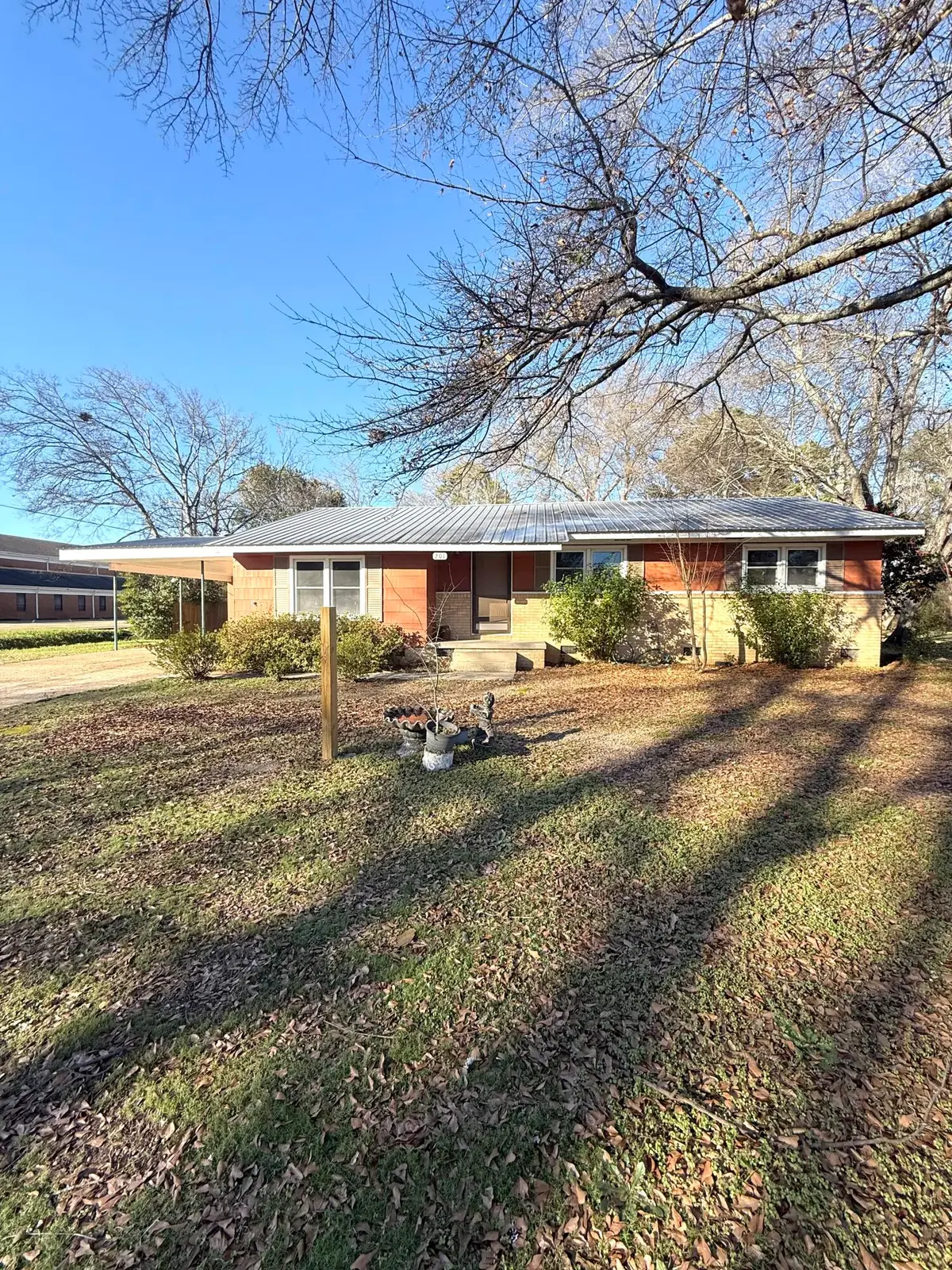 201 Mccrary Dr, Columbus, MS 39702 - Image #1