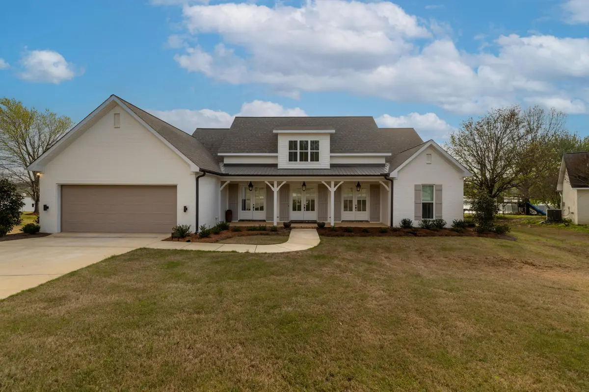 1334 W Lakeshore, Starkville, MS 39759 - #1