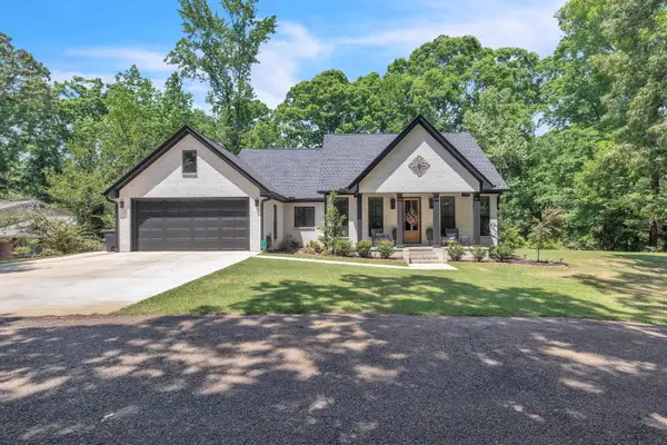 105 Huckleberry, Columbus, MS 39705