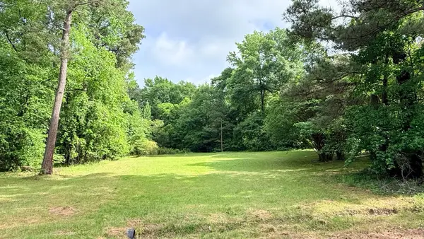 8 Kensington, Columbus, MS 39705