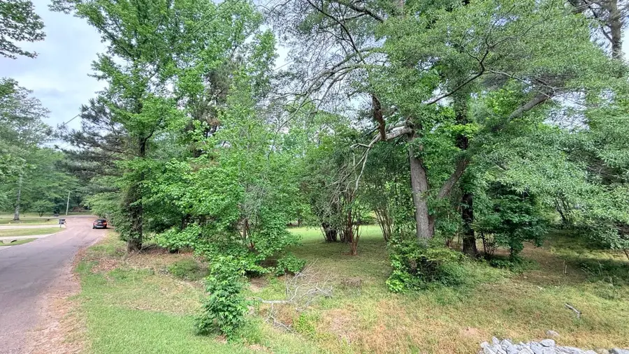 8 Kensington, Columbus, MS 39705 - #2