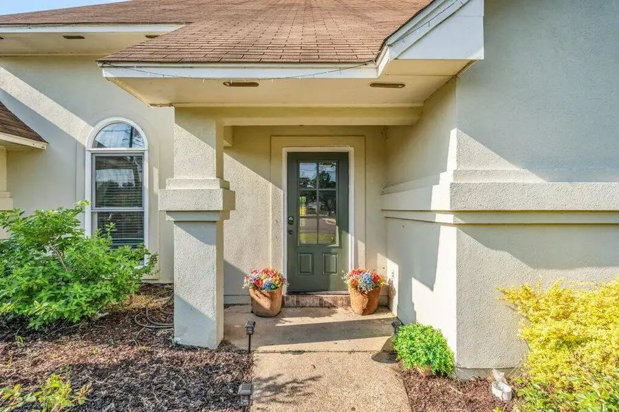 525 Lakeover, Columbus, MS 39702 - #2