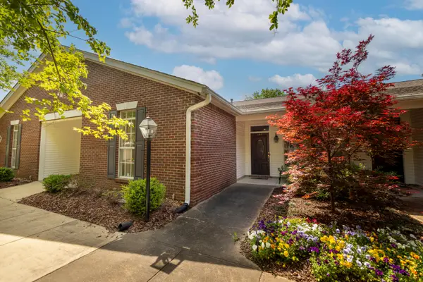 124 Hummingbird, Starkville, MS 39759