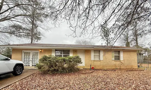 15 Park Ave, Dekalb, MS 39328