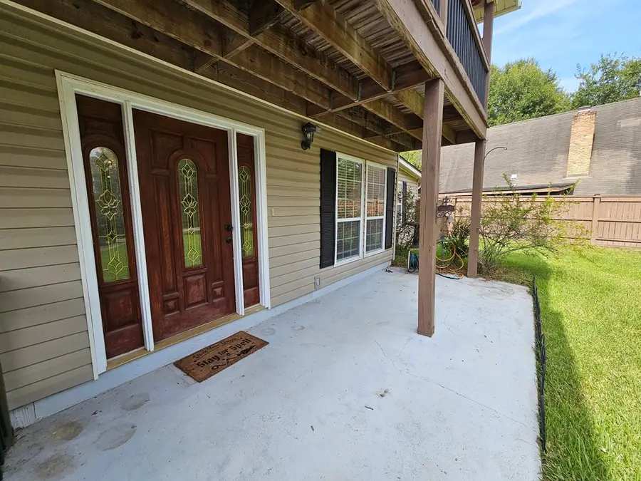 906 West Lakeshore Dr, Carriere, MS 39426 - Image #2