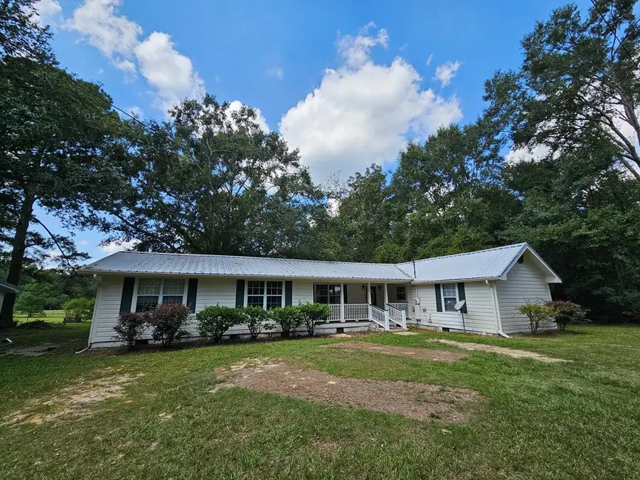 136 Baucum Rd, Carriere, MS 39426 - Image #2