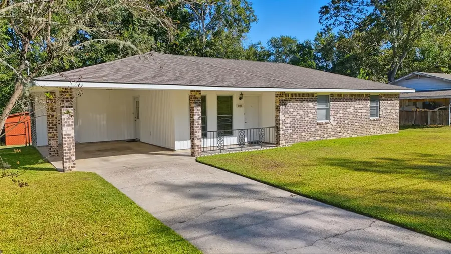 2138 CRESTWOOD DR, Picayune, MS 39466 - Image #2