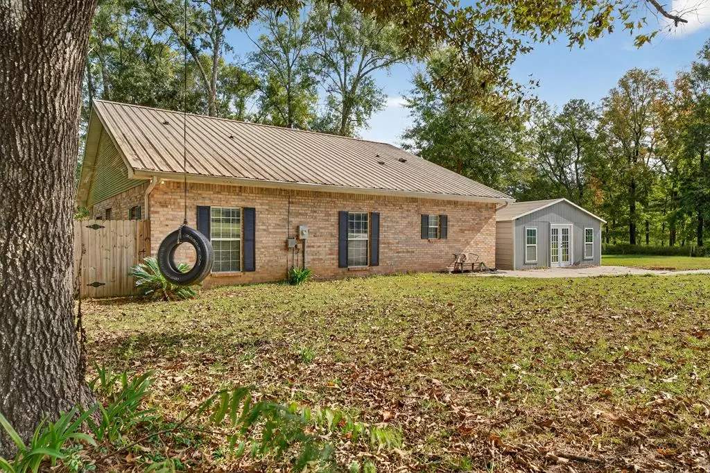 368 Lakeside Dr, Carriere, MS 39426 - Image #1