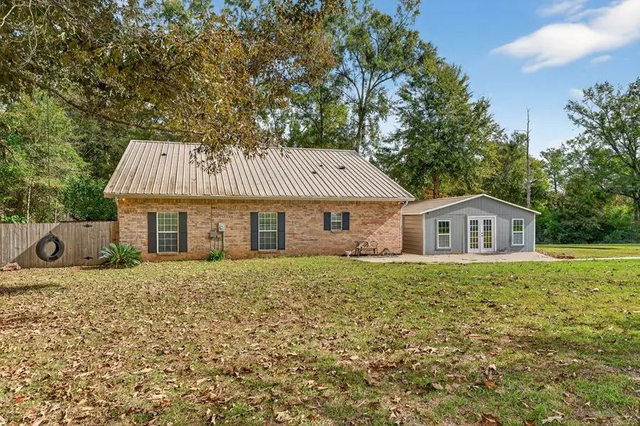 368 Lakeside Dr, Carriere, MS 39426 - Image #3