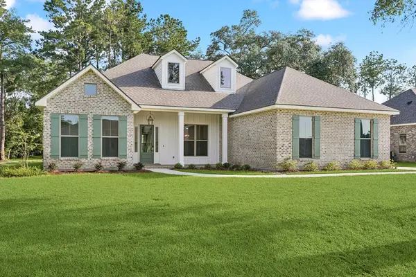 302 Stewart Point, Picayune, MS 39466