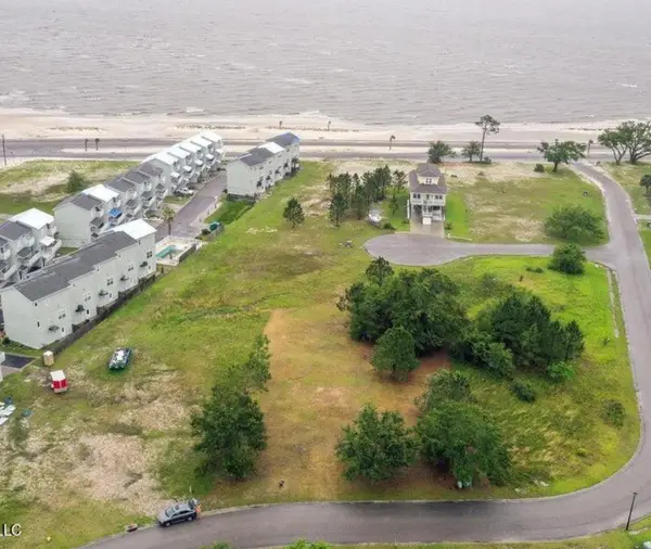 108 Sea Oaks Blvd, Long Beach, MS 39460