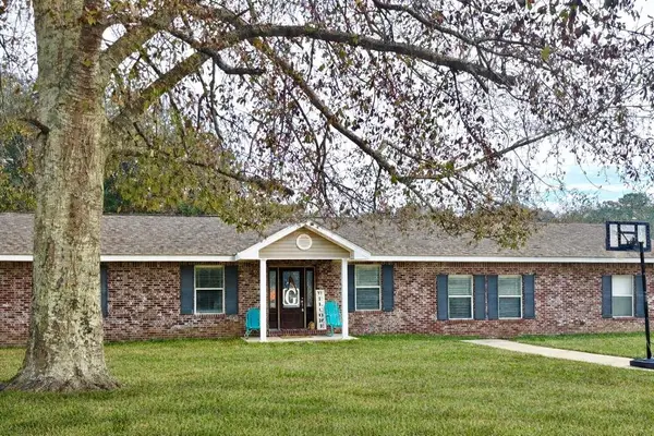 1352 Rock Ranch Rd, Carriere, MS 39426