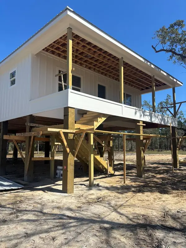 318 Hillcrest St, Waveland, MS 39576