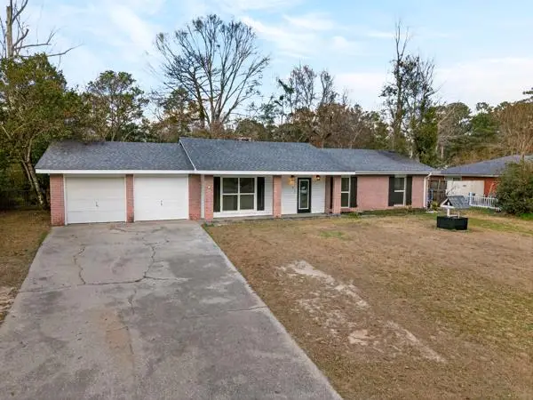 131 Hampton Rd, Picayune, MS 39466