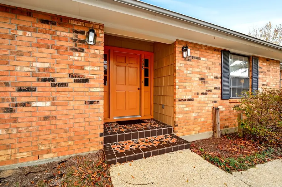 308 E. Lakeshore Dr, Carriere, MS 39426 - #3