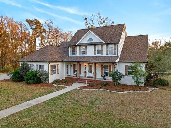 75 North Hill Dr W, Carriere, MS 39426