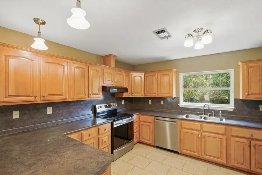 127 Ridgeview Dr, Carriere, MS 39426 - #2