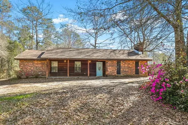 105 Brookhollow Dr, Carriere, MS 39426