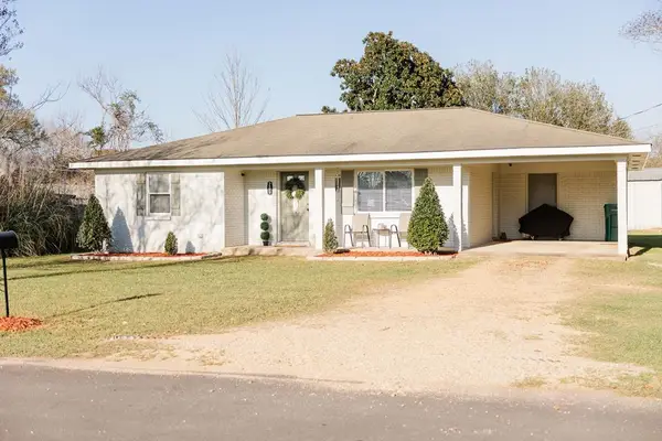 209 Mimosa Street, Poplarville, MS 39470