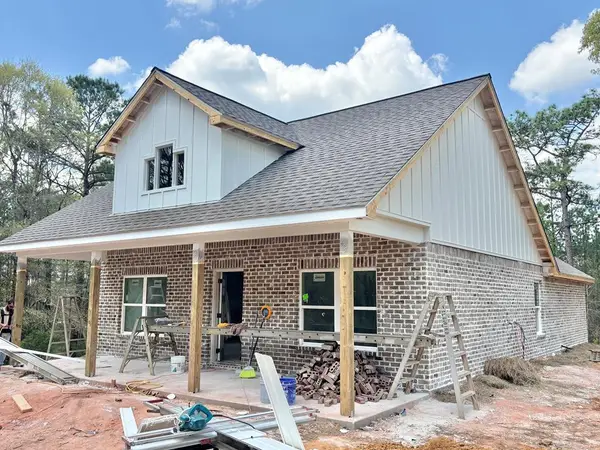 21 Engle Ln., Poplarville, MS 39470