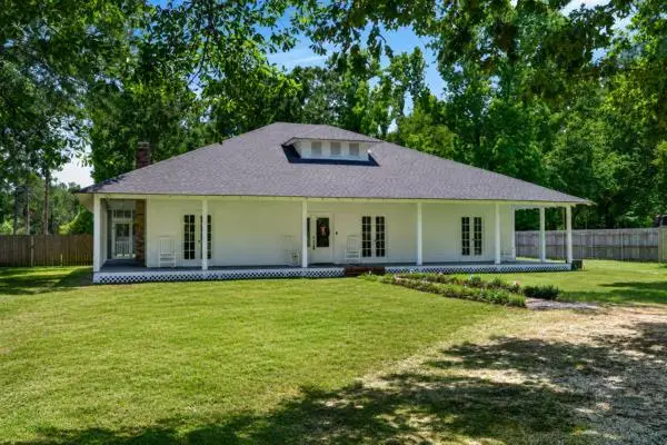 100 Williamsburg Rd, Picayune, MS 39466