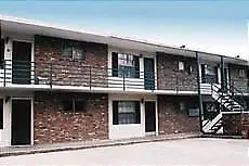 1015 W Pine St, Hattiesburg, MS 39401