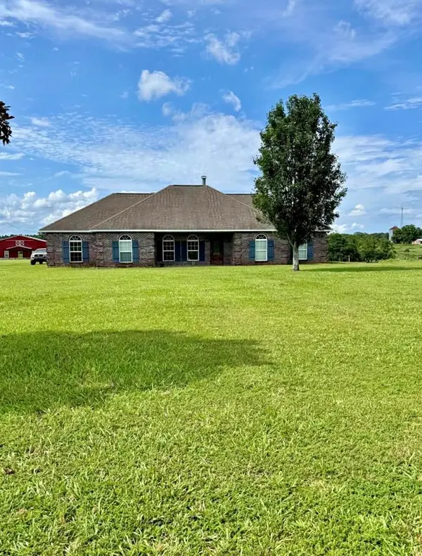 16 D O Stanford Rd, Poplarville, MS 39470