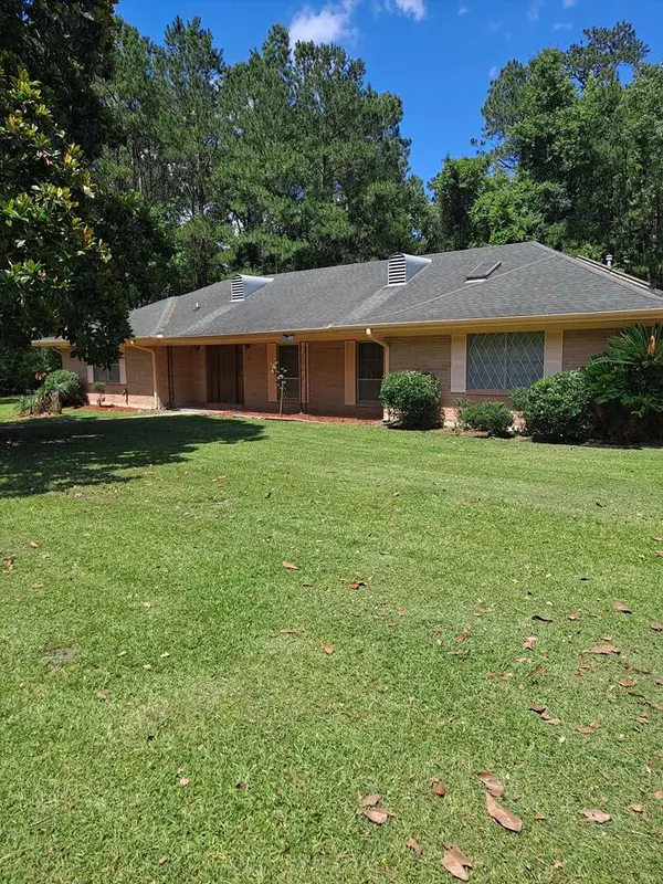 209 S Loftin St, Picayune, MS 39466