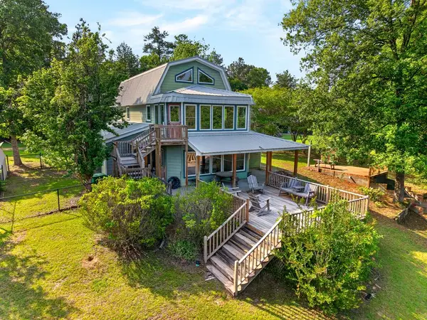 203 John Henry Lake Rd, Poplarville, MS 39470