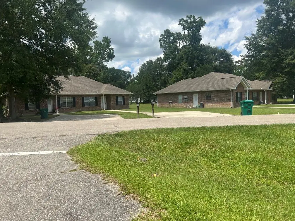 703 A & B Carroll St, Picayune, MS 39466 - #1
