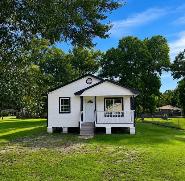 206 S Howard Ave, Picayune, MS 39466