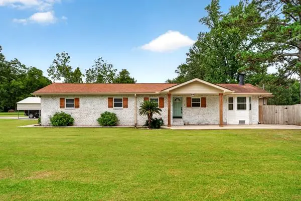 934 Ceasar Rd, Carriere, MS 39426
