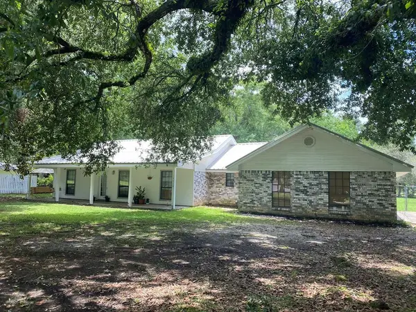 1119 S Beech St, Picayune, MS 39466