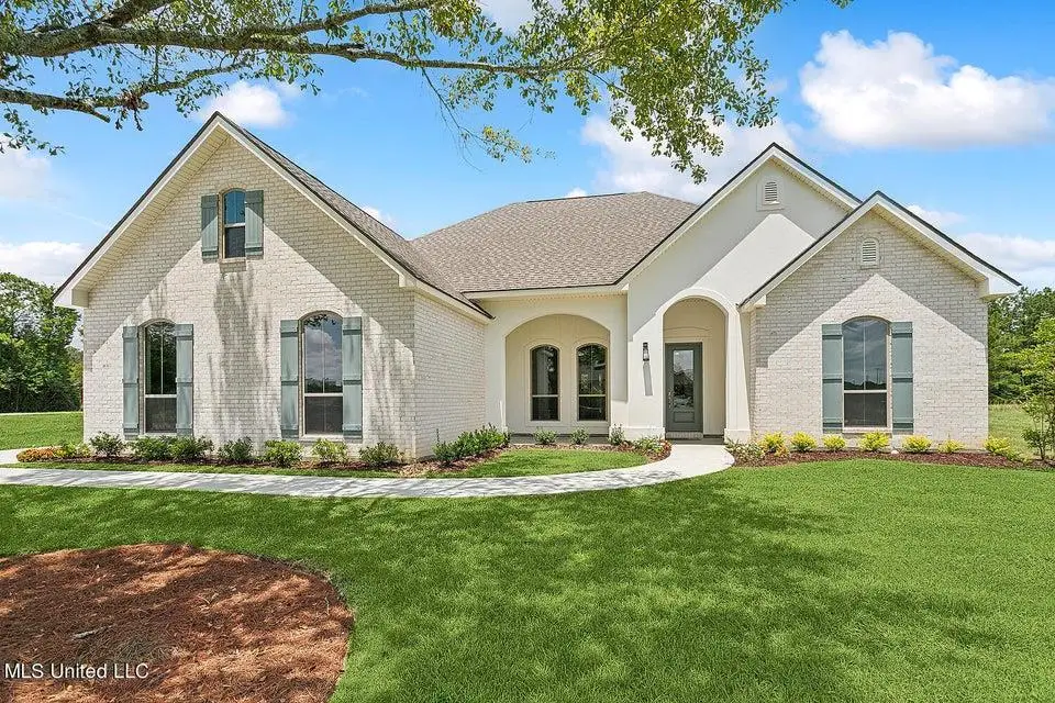 105 Jefferson Davis, Picayune, MS 39466 - #1