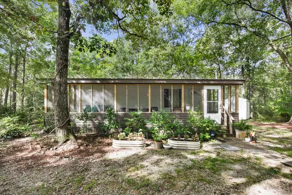 573 Pine Grove Rd, Picayune, MS 39466