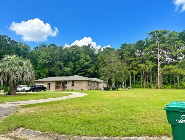 611 Charlotte Dr, Picayune, MS 39466