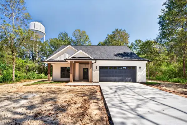 216 E Sunnybrook Rd, Carriere, MS 39426