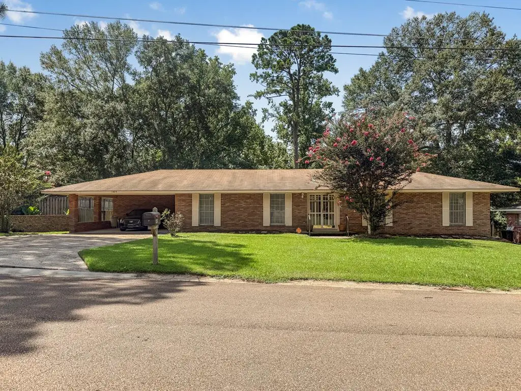 1409 Vermont Avenue, McComb, MS 39648 - #1