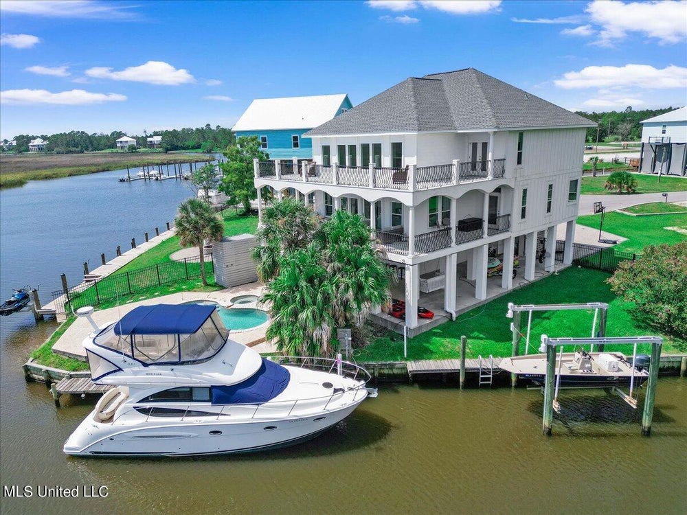 3520 Lumahai Place, Diamondhead, MS 39525 ERA