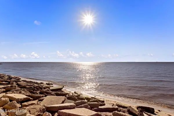 Belle Fontaine Drive, Ocean Springs, MS 39564