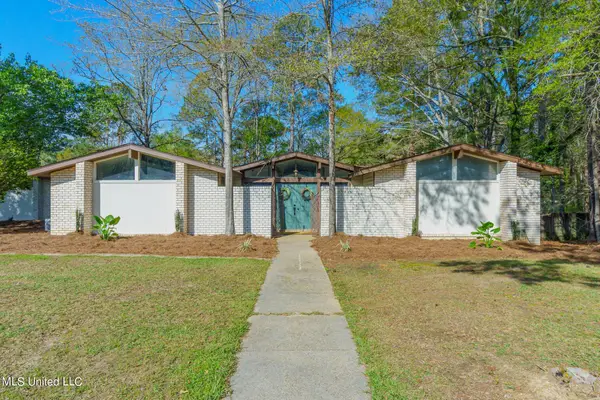 100 Pinewood Drive, Hattiesburg, MS 39402