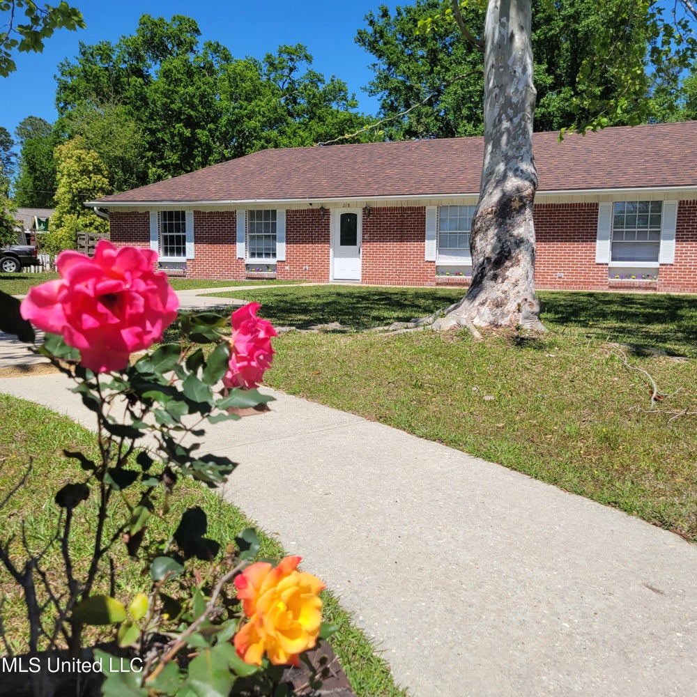 218 Palmyra Drive, Long Beach, MS 39560 ERA