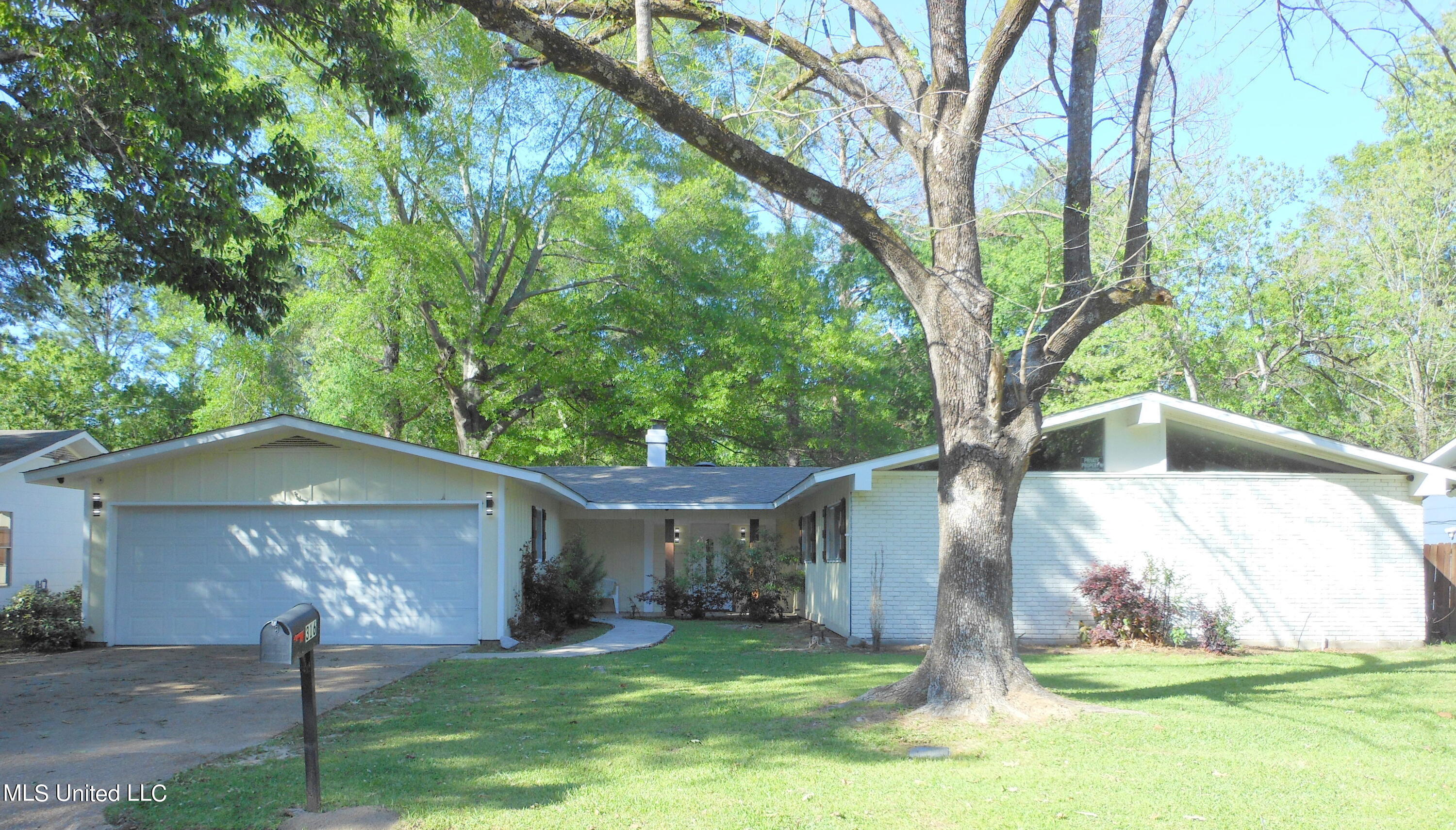 316 Southbrook Drive, Jackson, MS 39211 - ERA