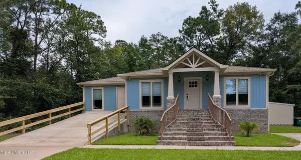 1020 Margaret Street, Ocean Springs, MS 39564